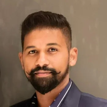 Image of Kamil Vyas, Associate